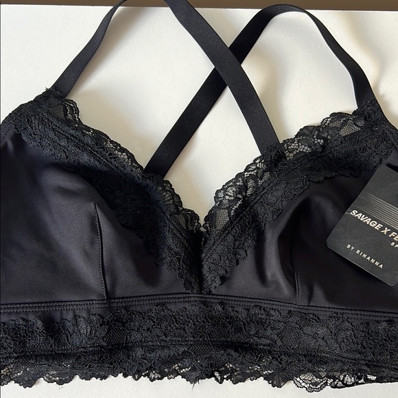 Savage X Fenty Lace Race Low Impact Sports Bra - Picture 2 of 5